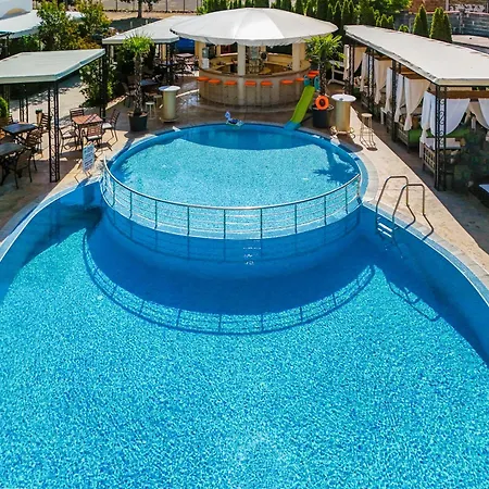 Avenue Deluxe Hotel-3