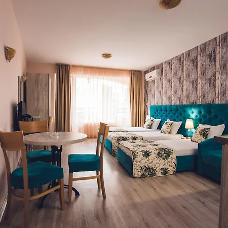 Avenue Deluxe Hotel-2